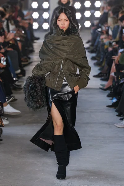 Look 32